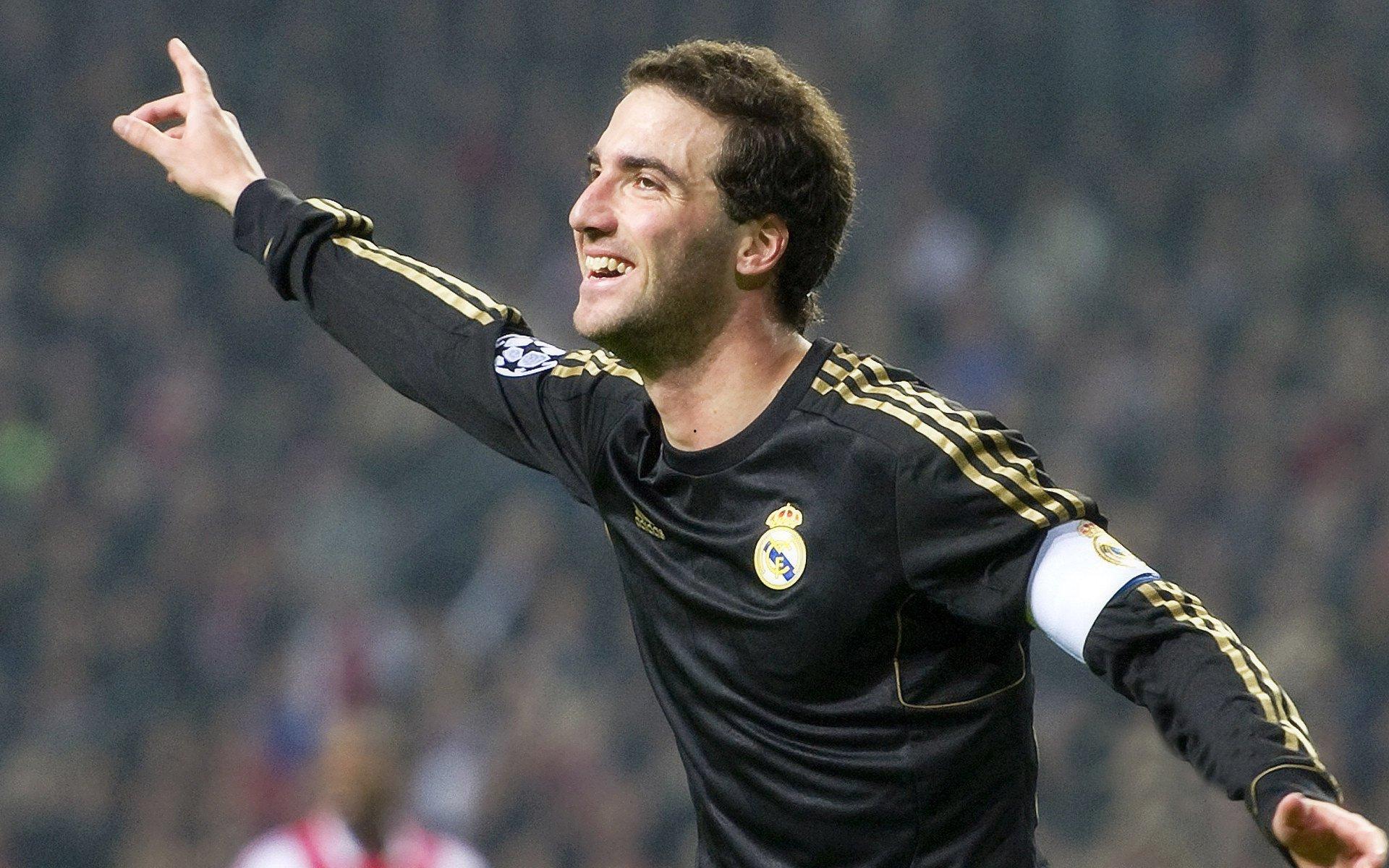 紫百合边翼遭遇重创,兰普泰十字韧带撕裂成功接受重建手术