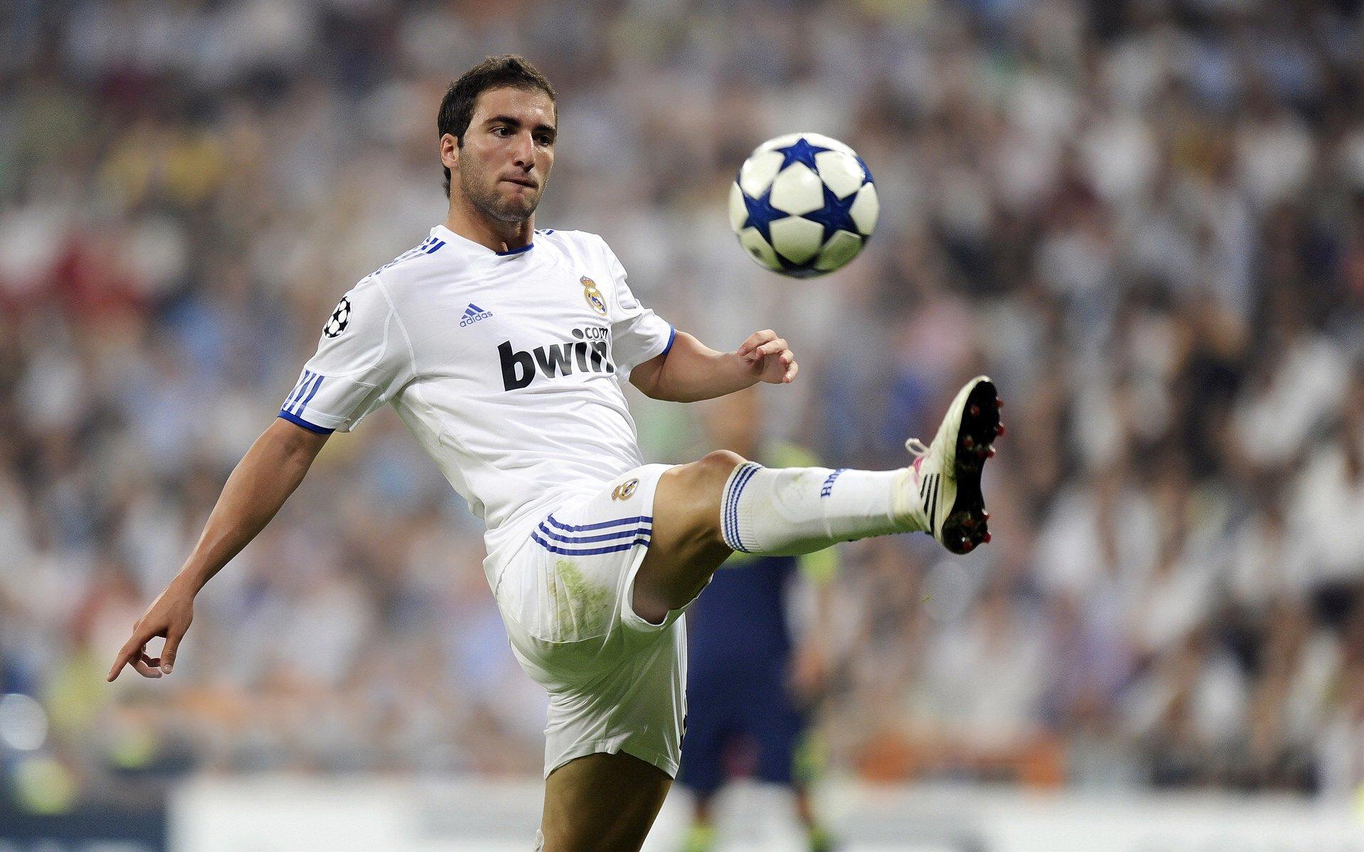 巴萨与马竞展开秘密谈判,阿尔瓦雷斯或成今夏转会市场关键棋子